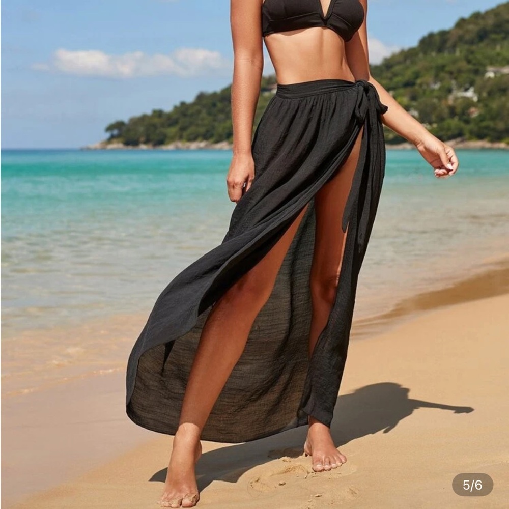 Summer solid knot cover up